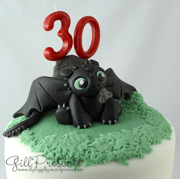 How-to-train-your-dragon-baby-toothless-cake-2