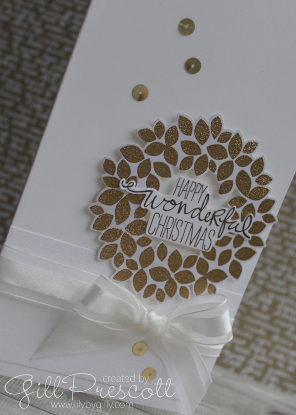 White and gold wreath Christmas card l
